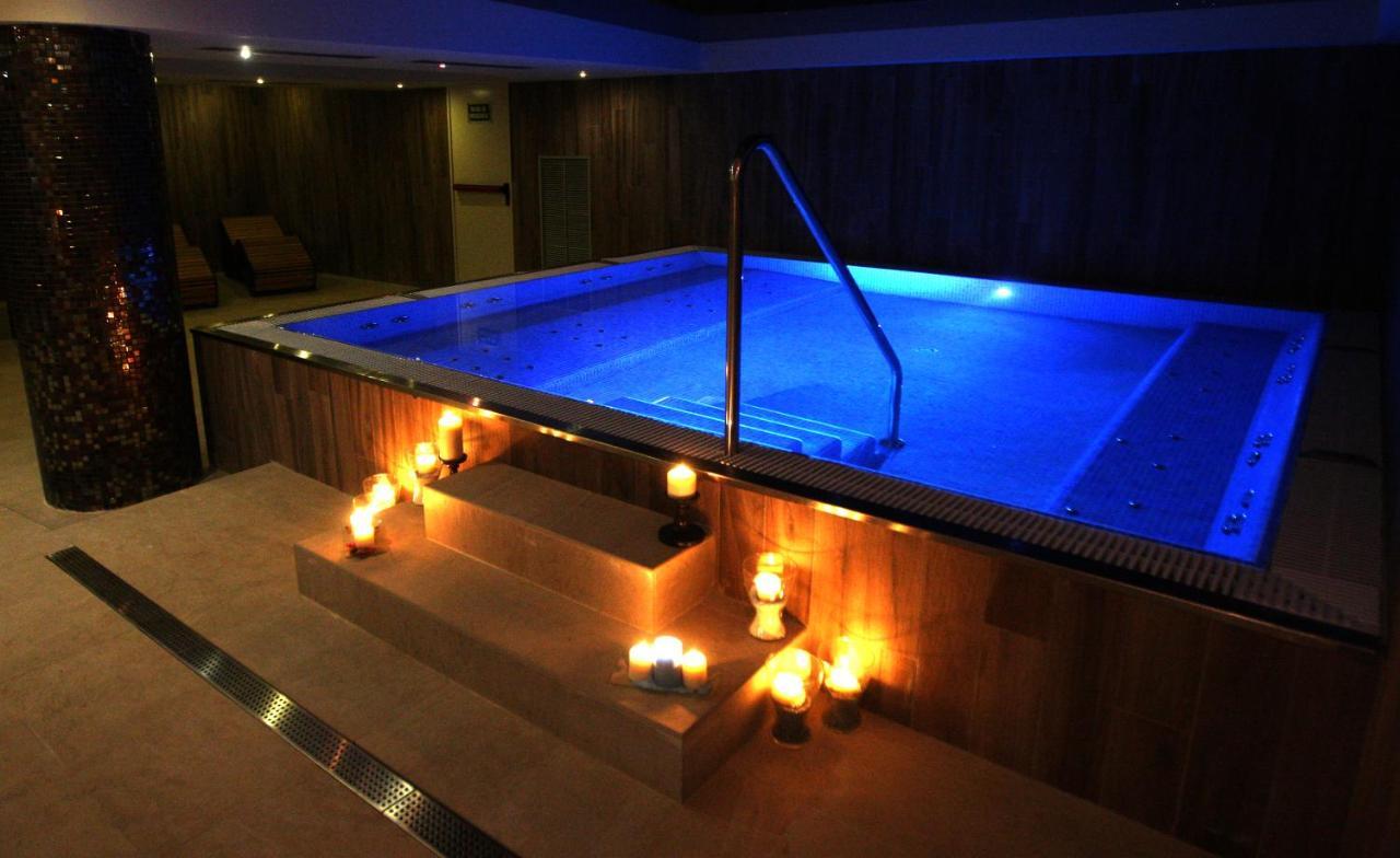 Hotel & Spa Real Villa Anayet Canfranc Bagian luar foto