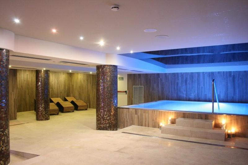 Hotel & Spa Real Villa Anayet Canfranc Bagian luar foto