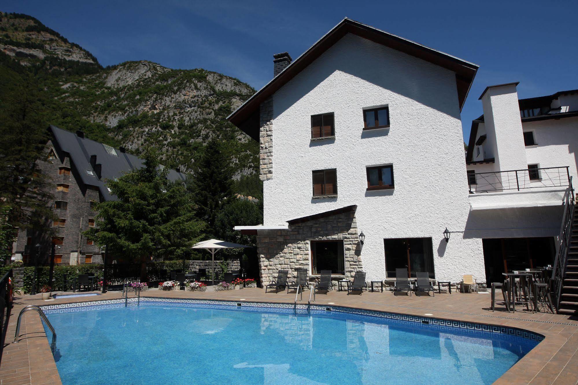 Hotel & Spa Real Villa Anayet Canfranc Bagian luar foto